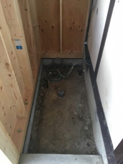 N邸トイレ増築中 (2)