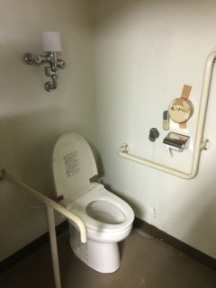 IMG_8516　介護施設トイレ水漏れ